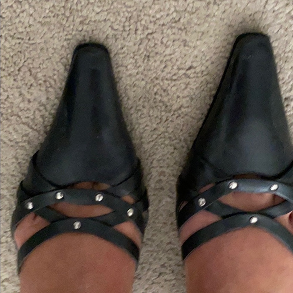 Pointed toe black mules - Picture 2 of 5